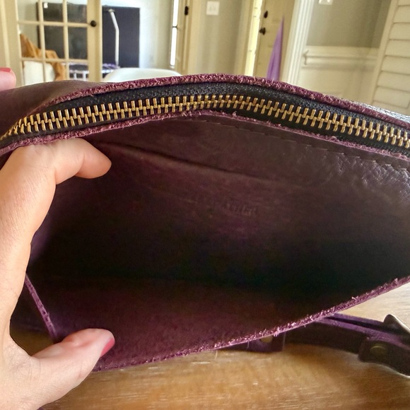 Portland Leather Large ‘Almost Perfect’ Camera Crossbody Purse - Picture 3 of 7